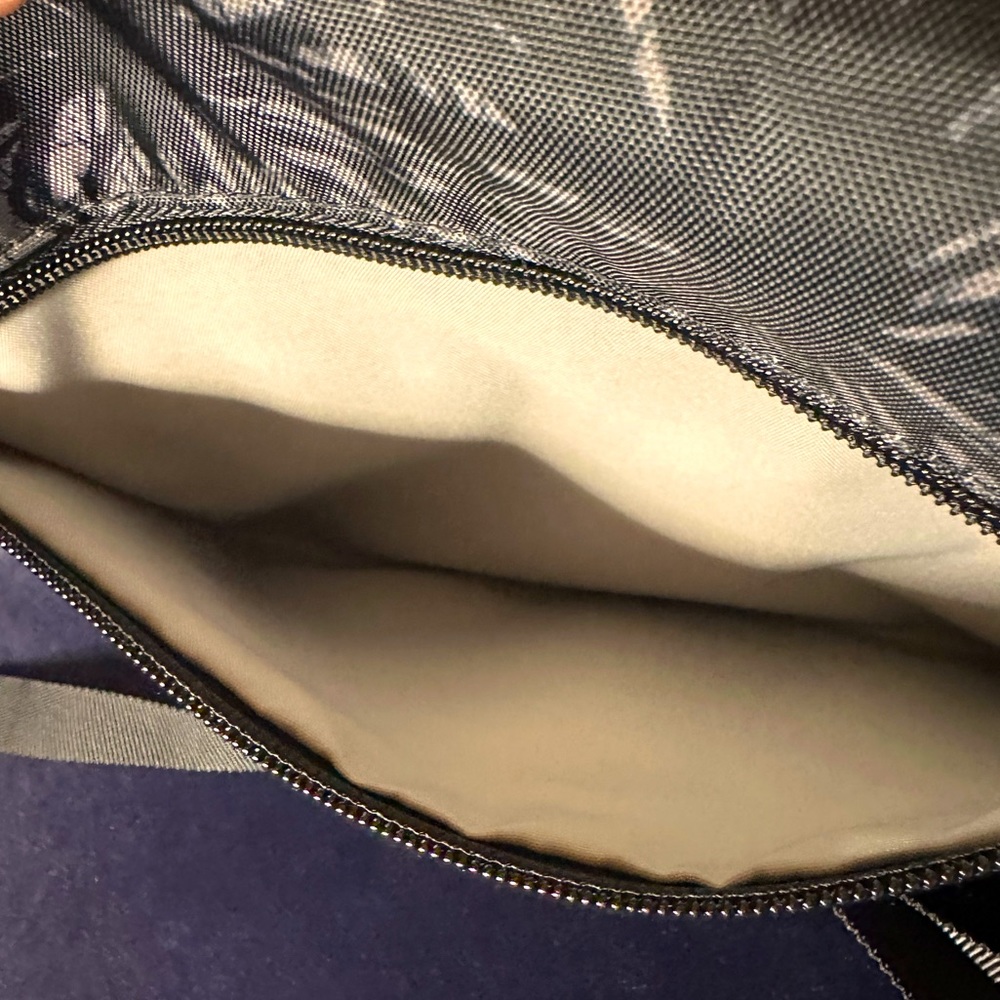 Baggallini Flip Zip Crossbody Bag, Black & Gray, Excellent Condition - Picture 10 of 10